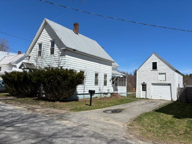 3BR Cape Home - Barn - .09+/- Acres Auction