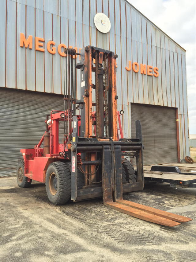 TIMED ONLINE AUCTION FORKLIFTS - CRANES - (17) TRAILERS - TRUCKS Auction