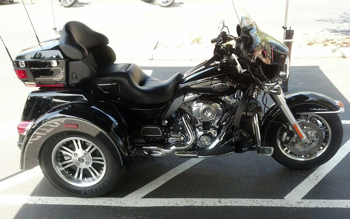 TIMED ONLINE AUCTION 2012 HARLEY-DAVIDSON TRI GLIDE - AUTOS - BUSES  Auction