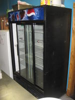 True 2-door sliding glass door merchandiser