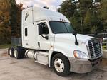 2011 FREIGHTLINER CASCADIA 135 ROAD TRACTOR Auction Photo