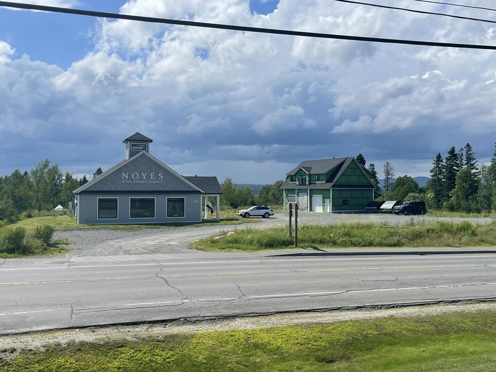 4,226+/-SF Commercial/Office/Residential Complex 1.15+/Acres Auction